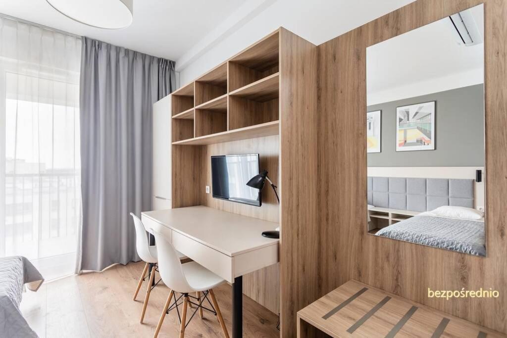 Apartament W Warszawie Dedykowany Parking Podziemny W Cenie, Wifi, Blisko Centrum New Apartment In Warsaw Finished To A High Specification Fitted Out To A High Standard On The 7Th Floor, Wifi, Underground Parking Price Included Экстерьер фото